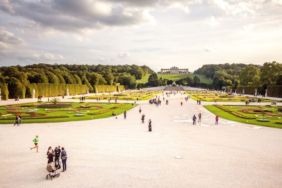 Vienna: Bus & Schönbrunn Palace Skip-the-Line Guided Tour - Gardens time: how to get the photos without running out
