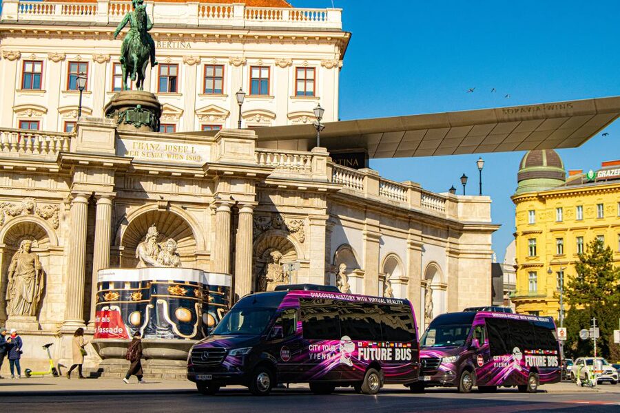 Vienna: Bus Tour with Virtual Reality Experience - VR stop 2: Vienna City Hall and the Burg theatre area