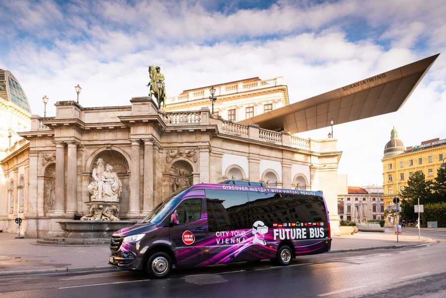 Vienna: Bus Tour with Virtual Reality Experience - VR stop 3: Schottentor and the Votive Church assassination story