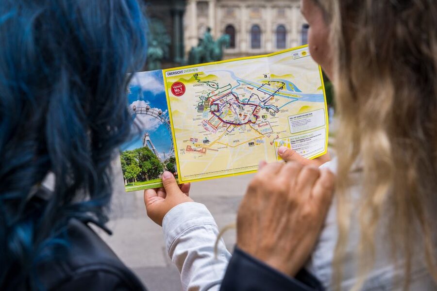 Vienna: Hop-On Hop-Off Sightseeing Bus Tour in 19 Languages - Green Line Summer Views: Grinzing and Cobenzl Panoramas