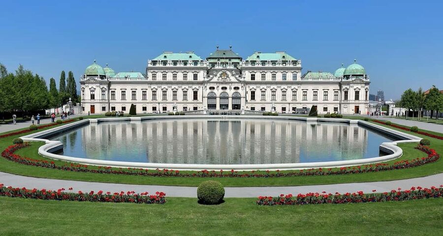 Vienna: Schönbrunn, Belvedere, Big Bus, Giant Wheel & Cruise - Getting oriented on the Big Bus hop-on hop-off route