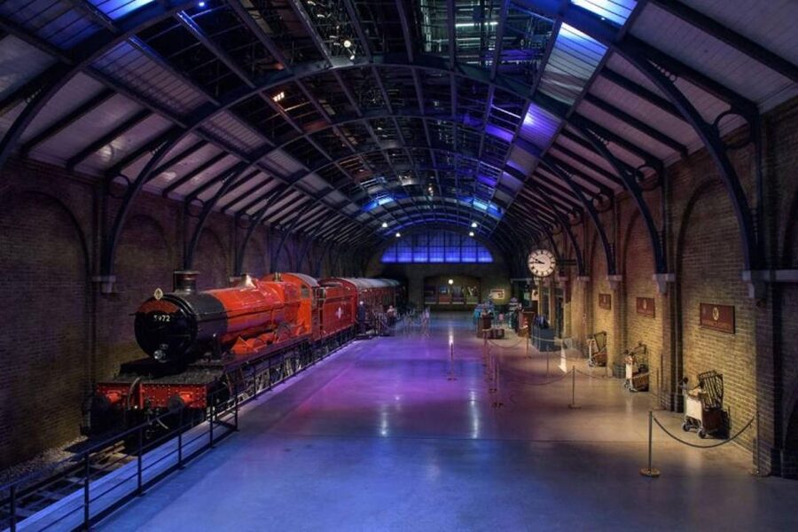 Warner Bros. Studios and 1-Day London Hop-on Hop-off tour - Using the open-top bus without getting stuck in the wrong rhythm