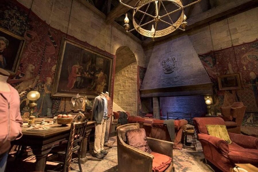 Warner Bros. Studios and 1-Day London Hop-on Hop-off tour - Getting in and out: where you meet and how the day starts