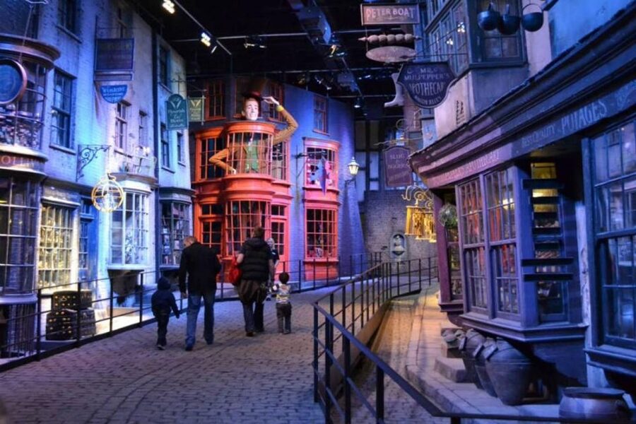Warner Bros. Studios and 1-Day London Hop-on Hop-off tour - Price and value: when $207.44 makes sense