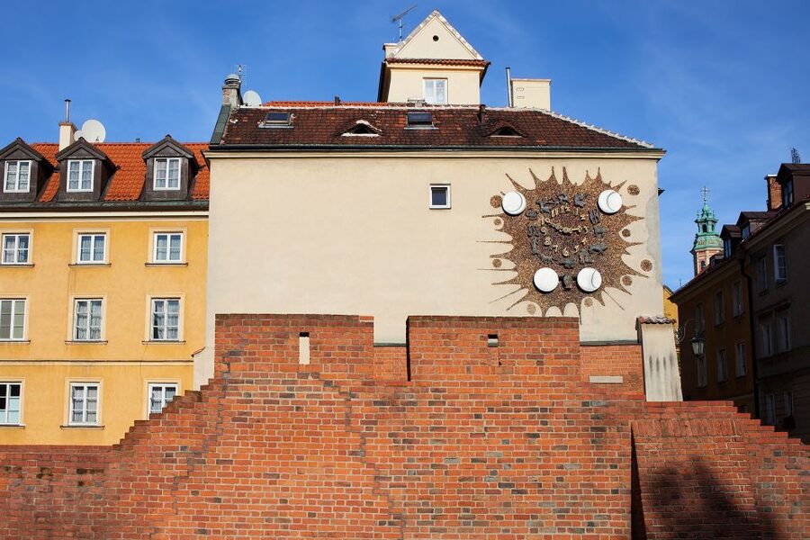 Warsaw: 3-Hour Panoramic City Bus Tour with Pickup - Barbican’s red bricks and the defensive-wall story