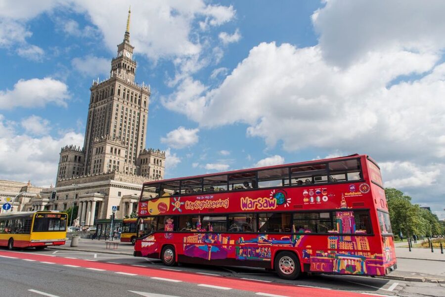 Warsaw: City Sightseeing Hop-On Hop-Off Bus Tour - Getting your bearings at the Palace of Culture and Science