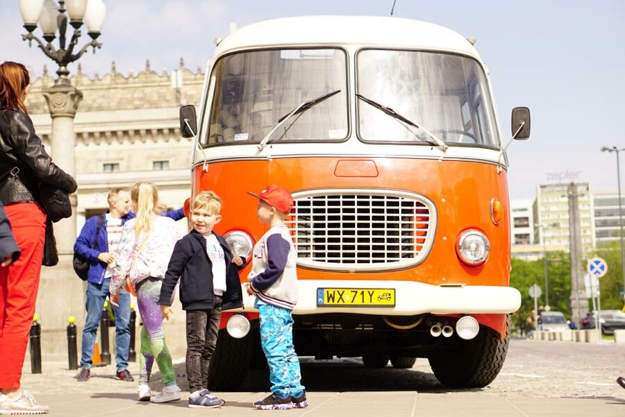Warsaw: Highlights Guided Retro Bus Tour - Key highlights at a glance