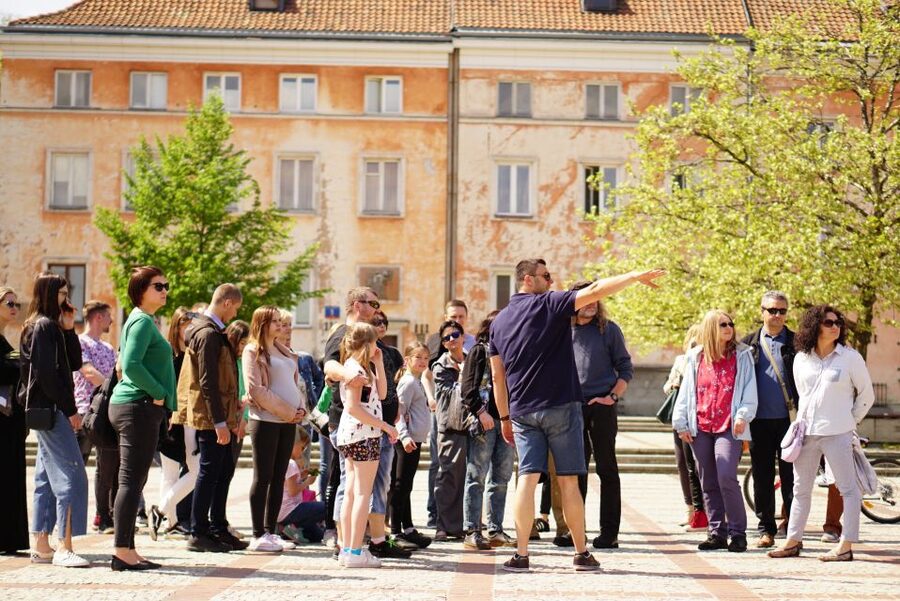 Warsaw: Highlights Guided Retro Bus Tour - Who this tour suits best (and who should skip it)