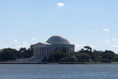 Washington DC Private Guided Bus Day Tour with Step Off Guide - Onboard Umbrellas, Ponchos, and Water: The DC Weather Insurance