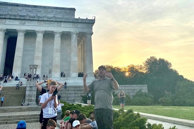 Washington DC Private Guided Bus Day Tour with Step Off Guide - WWII Memorial, MLK Memorial, and the Vietnam and Korean War Memorials: A Route With Real Weight