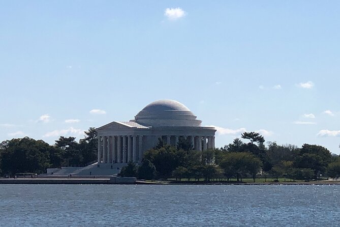 Washington DC Private Guided Bus Day Tour with Step Off Guide - Onboard Umbrellas, Ponchos, and Water: The DC Weather Insurance