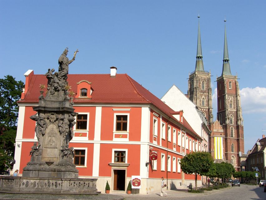 Wroclaw: 2-Hour Private Electric Bus Tour with Guide or Tape - St. Elizabeth’s Church, Dwarves, and the Copper Animal Detail