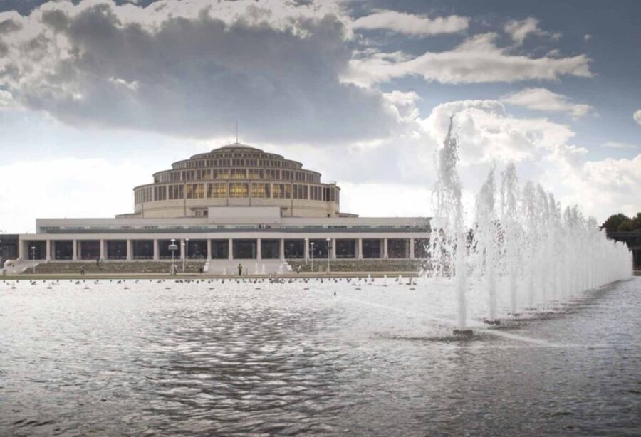Wroclaw: 2-Hour Private Electric Bus Tour with Guide or Tape - UNESCO Symbol Time: Centennial Hall, the Spire, and the Fountain Show