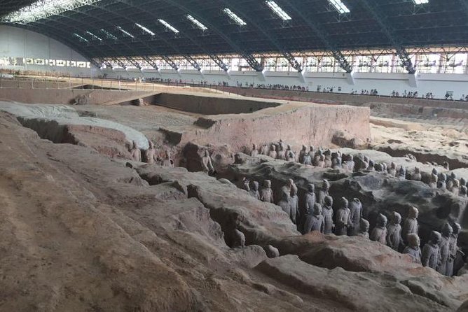 Xi'an 1-Day Coach Tour of Terracotta Army - Muslim Quarter (Or City Wall, Pagodas, and Shows): How the Second Half Feels Different