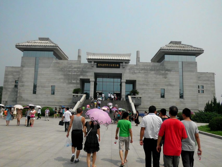 Xian: Terracotta Army Ticket & Guided Bus Tour with Options - Lunch timing and the lunch payment options (what to expect)
