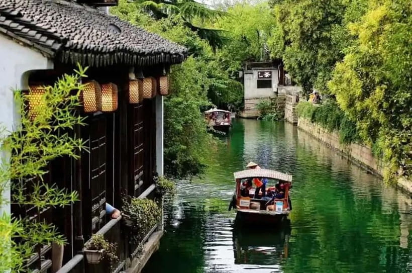 Yu Garden, Old Street, Bund & Zhujiajiao Water Town Bus Tour - Yu Garden: an imperial garden you can actually walk through