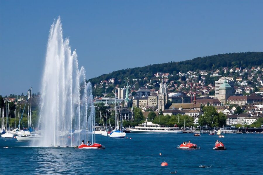 Zürich: 2-Hour Sightseeing Bus Tour - Zürichberg Viewpoint and Züri Leu: Photo Stops That Make the City Click