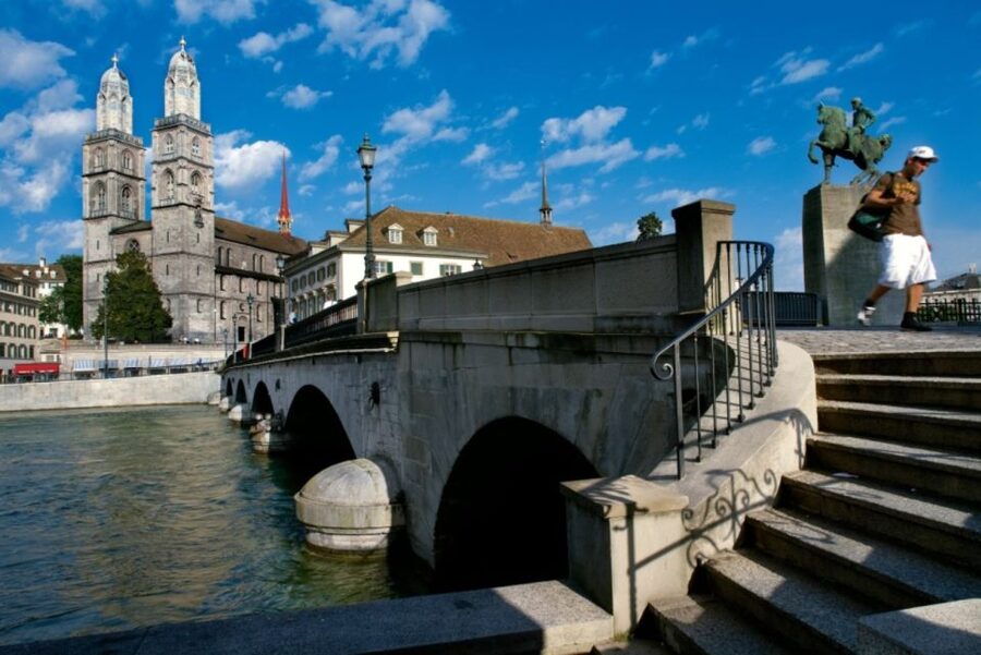 Zurich: City Bus Tour with Audio Guide and Lake Cruise - Book it if you want orientation plus lake views